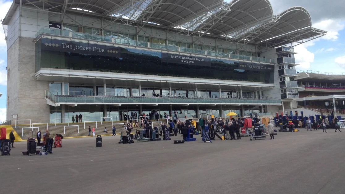 1,000 guineas 0037
