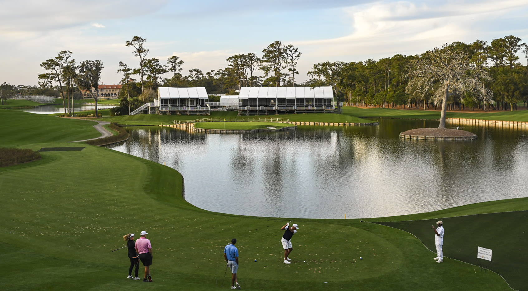 17th hole tpc sawgrass