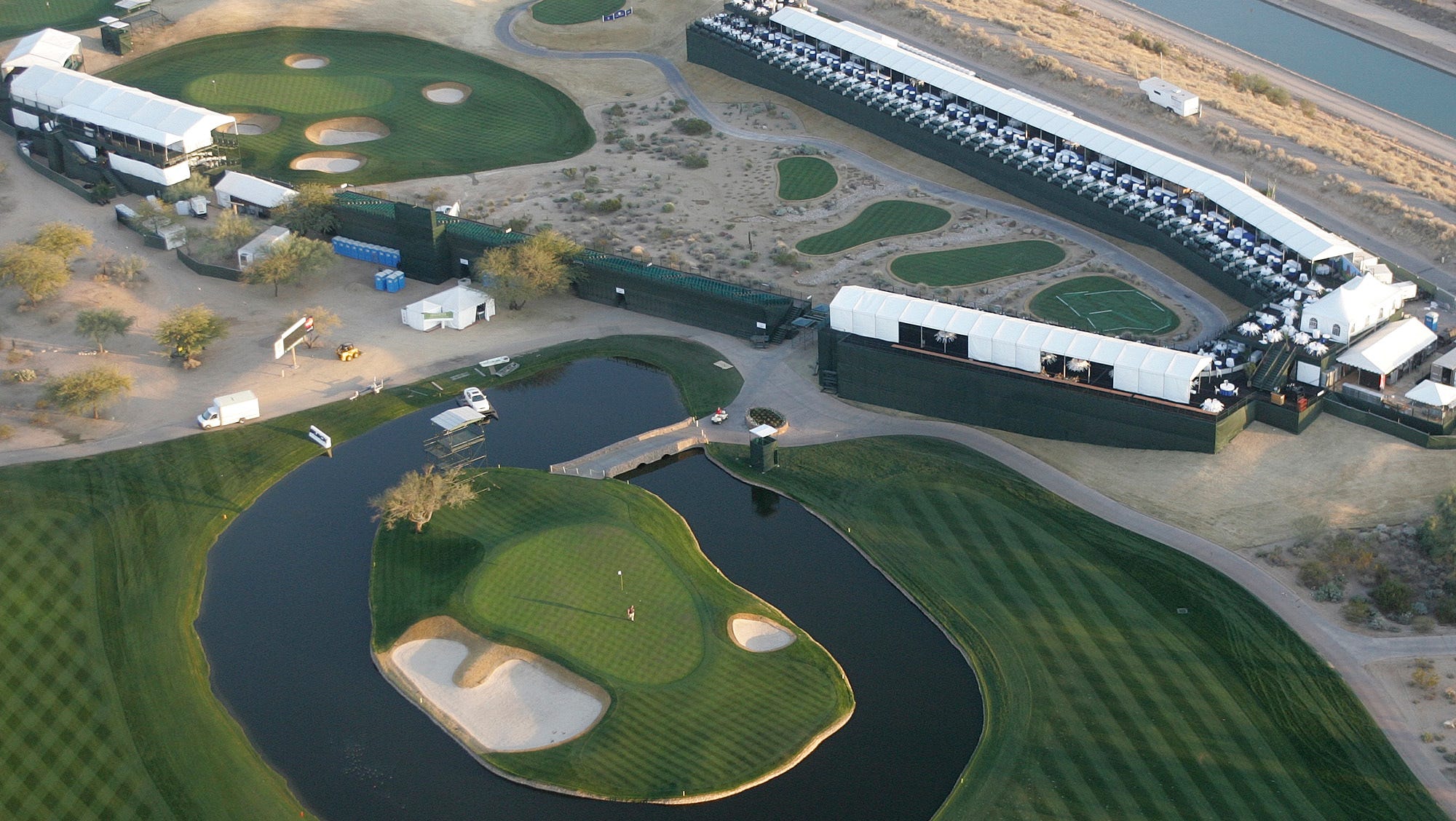 17th hole tpc scottsdale 0013