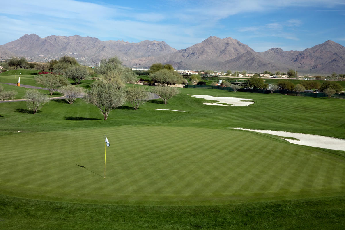 17th hole tpc scottsdale 0014