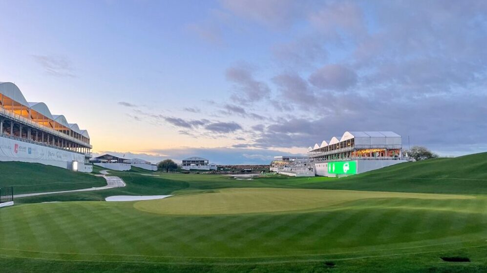 17th hole tpc scottsdale 0036