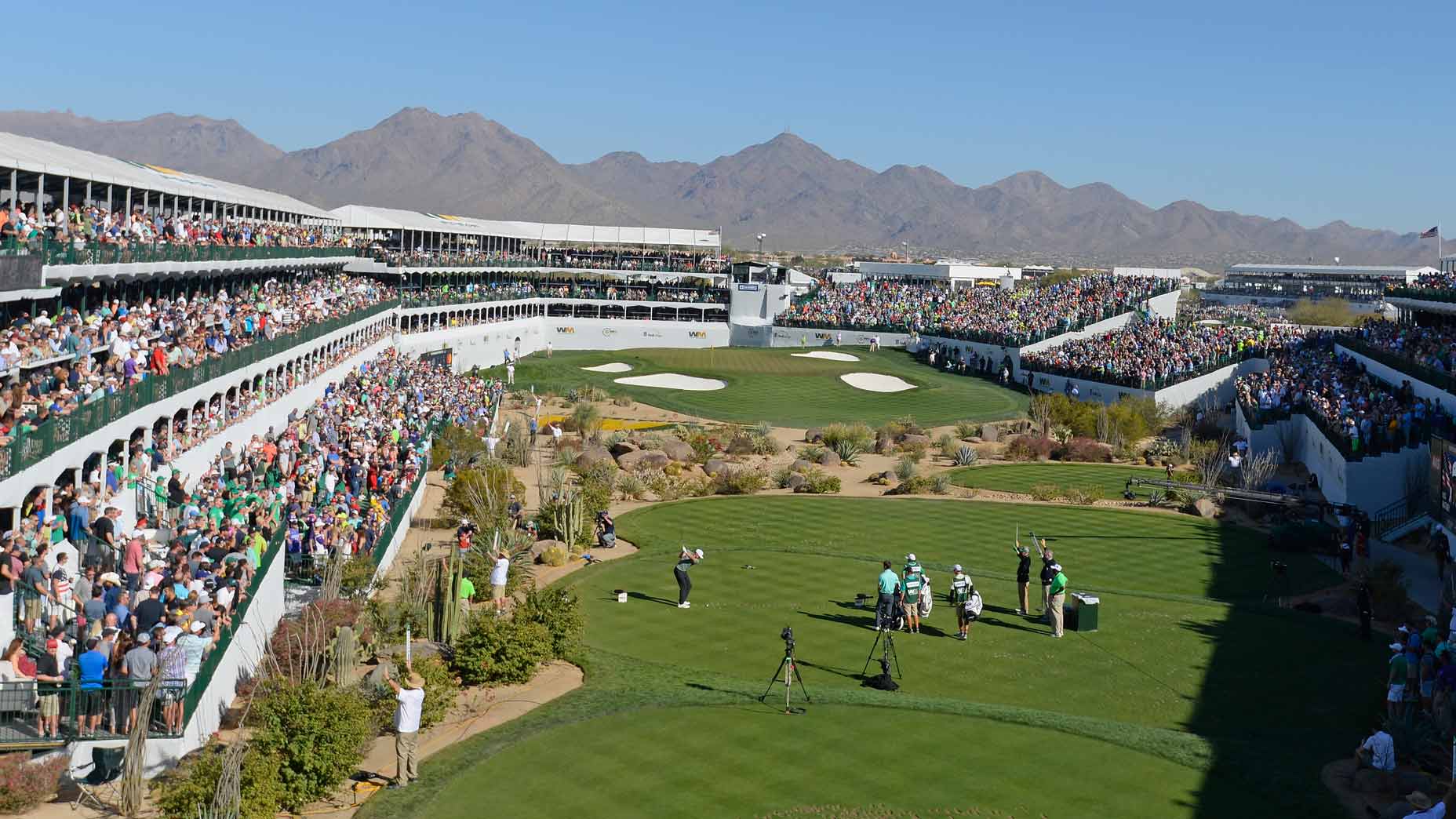 17th hole tpc scottsdale 0044