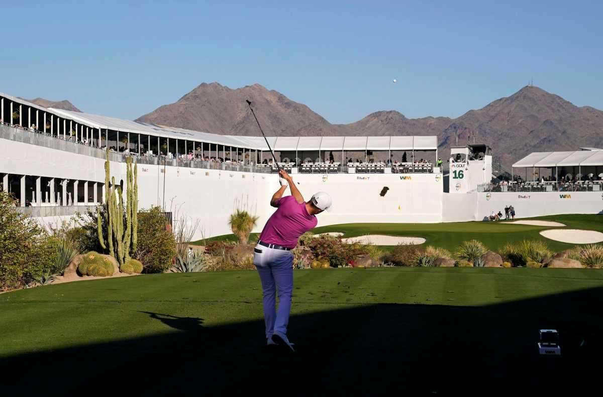 17th hole tpc scottsdale 0049