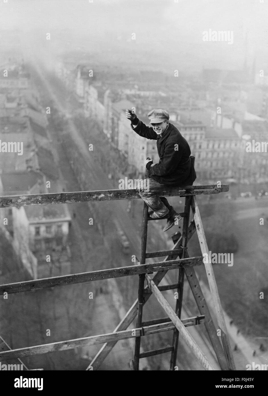1920s skyscraper workers 0014