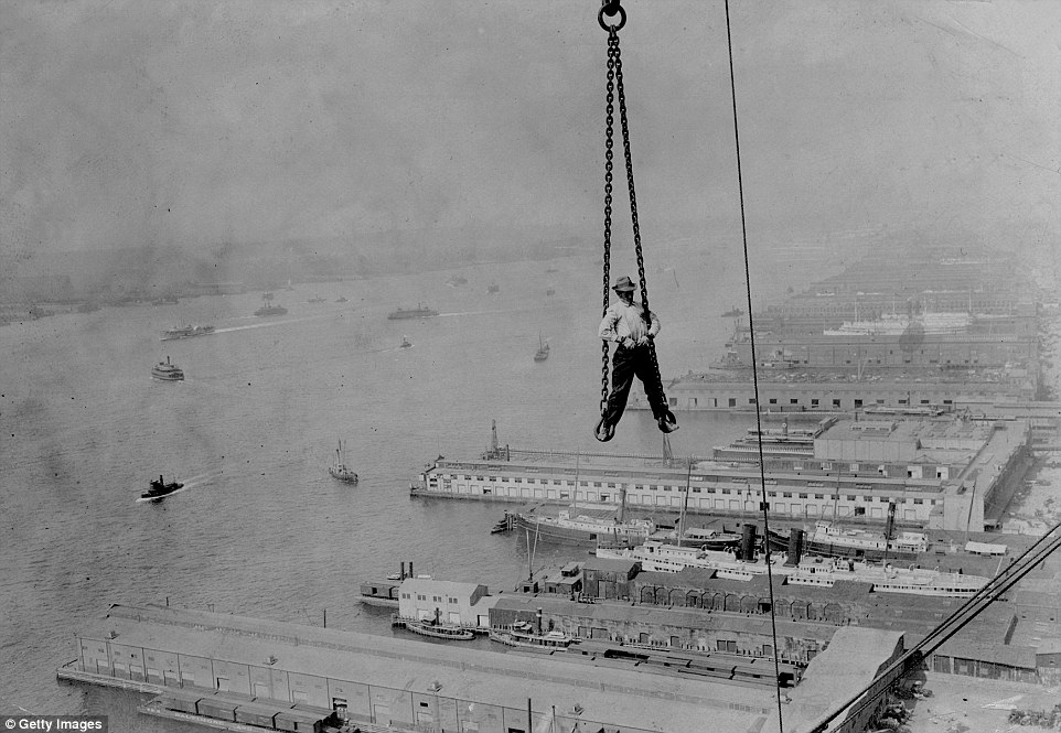 1920s skyscraper workers 0029