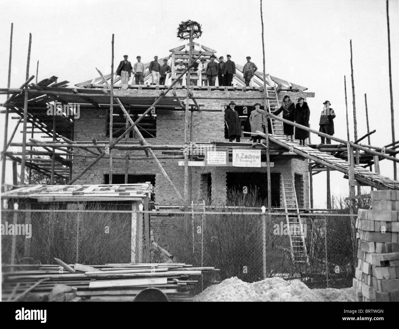 1920s skyscraper workers 0030