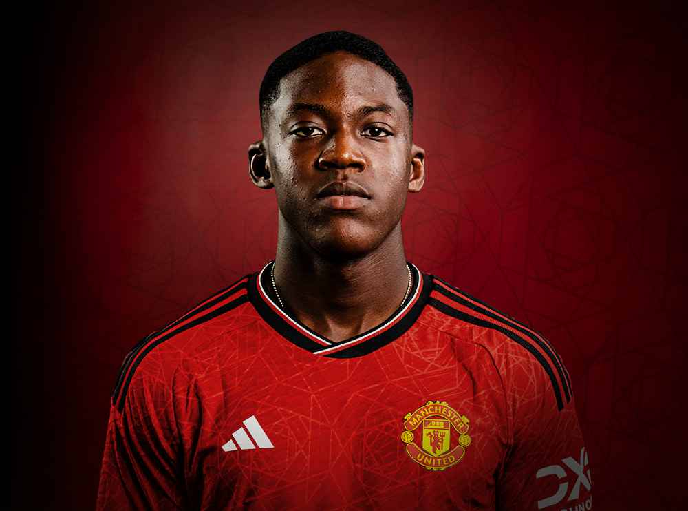 a picture of a football player 0030