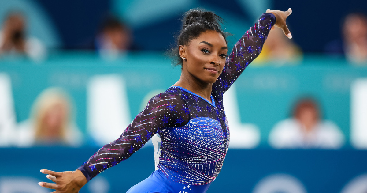 a picture of simone biles 0026