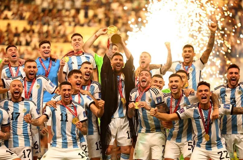 a picture of the world cup 0019