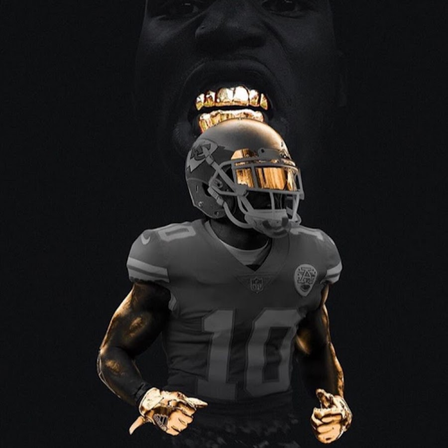 a picture of tyreek hill 0037