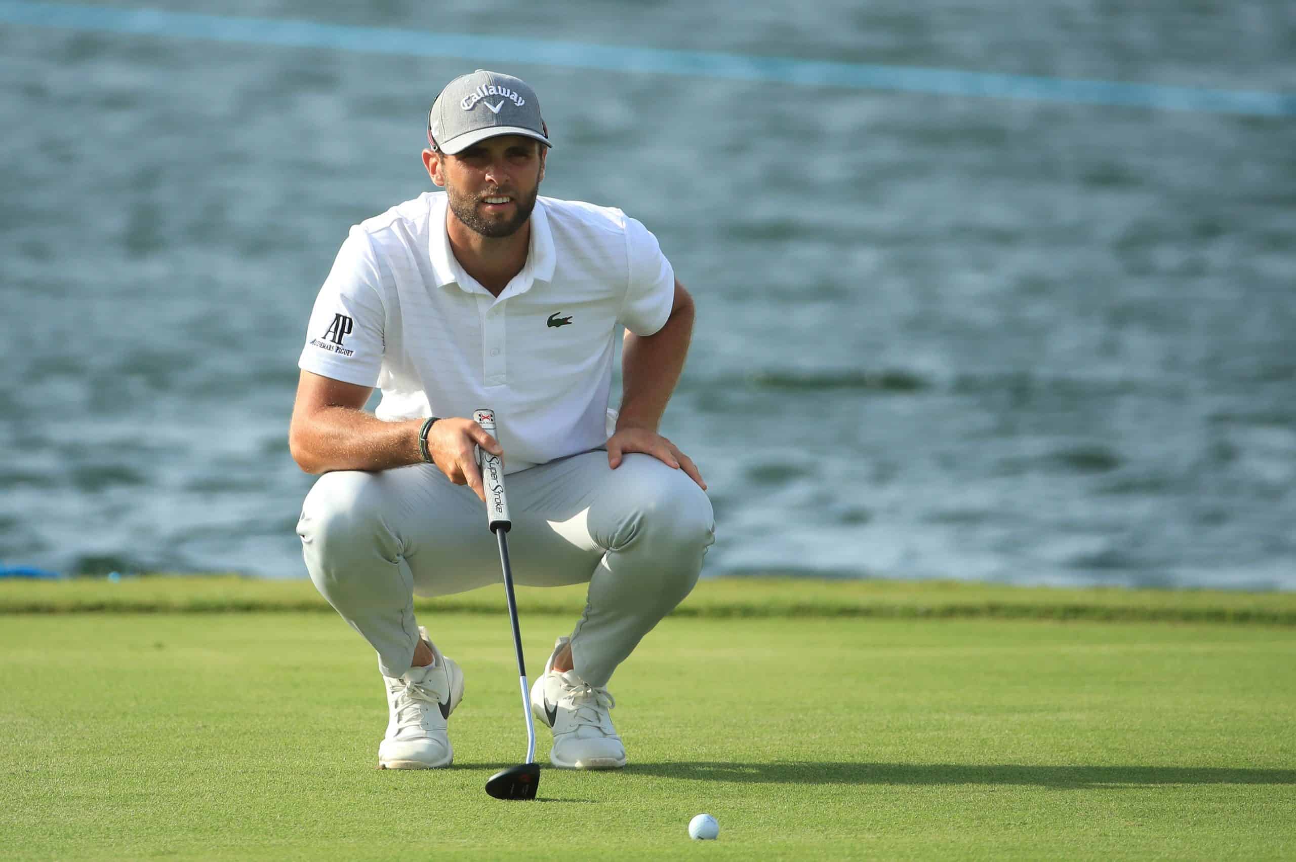 Adri Arnaus golfing style