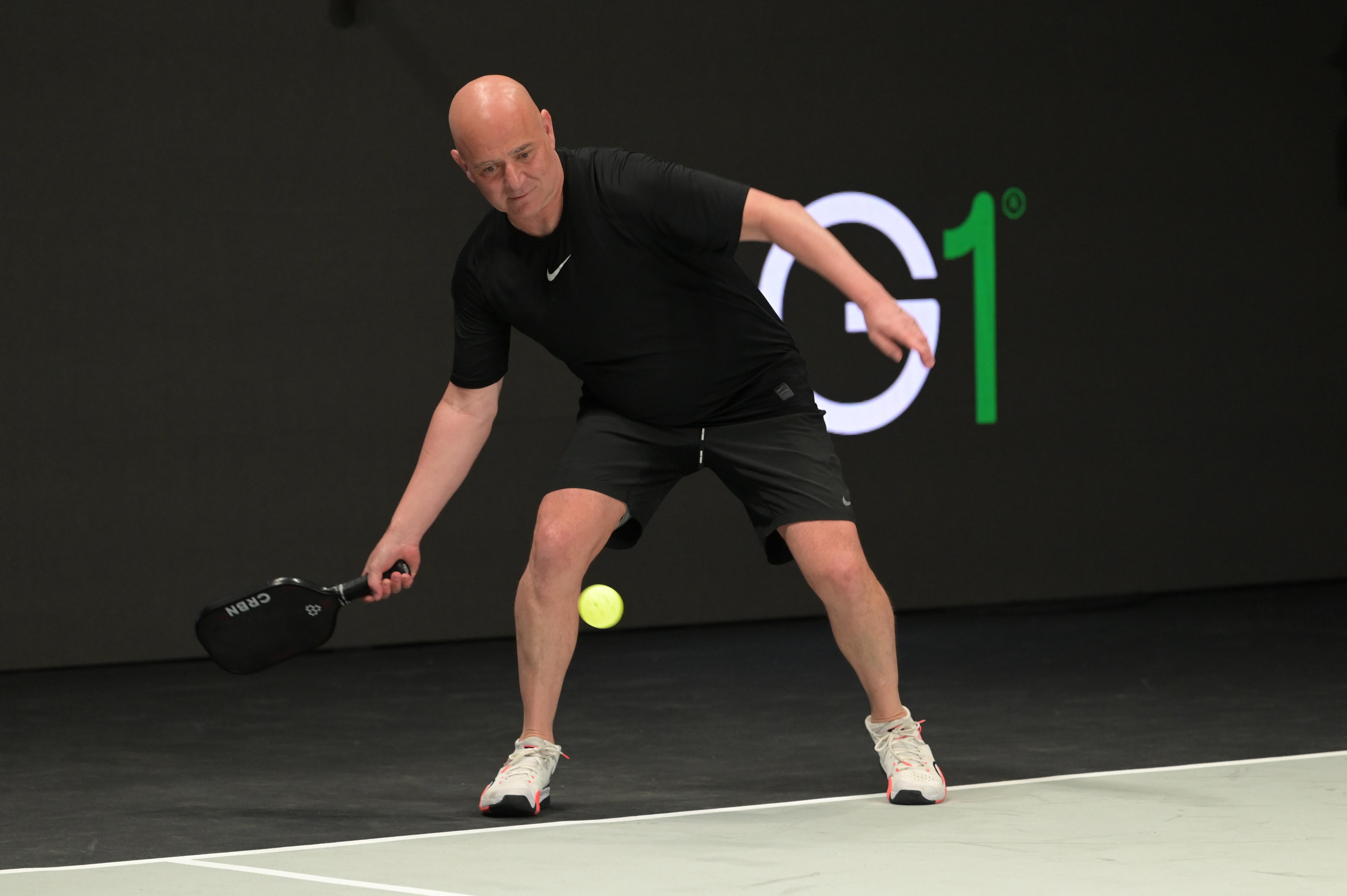agassi vs mcenroe 0022