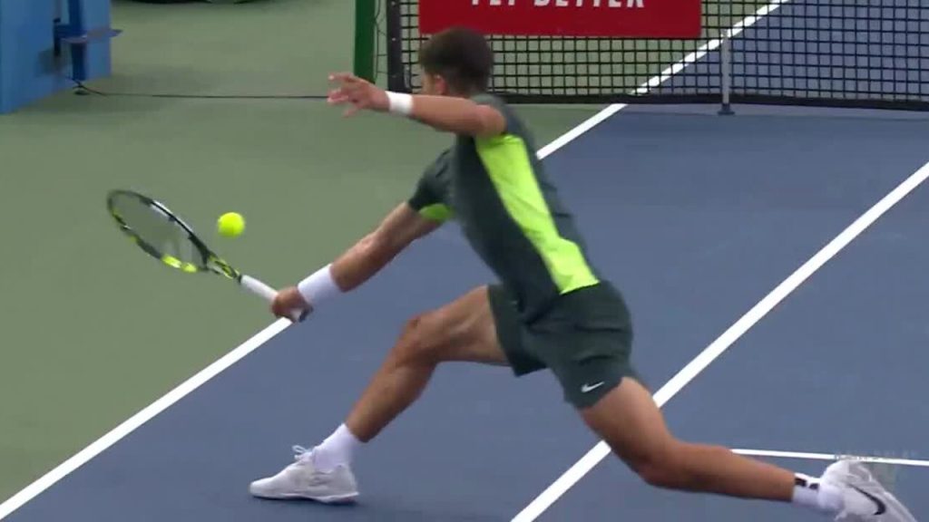 alcaraz backhand 0040