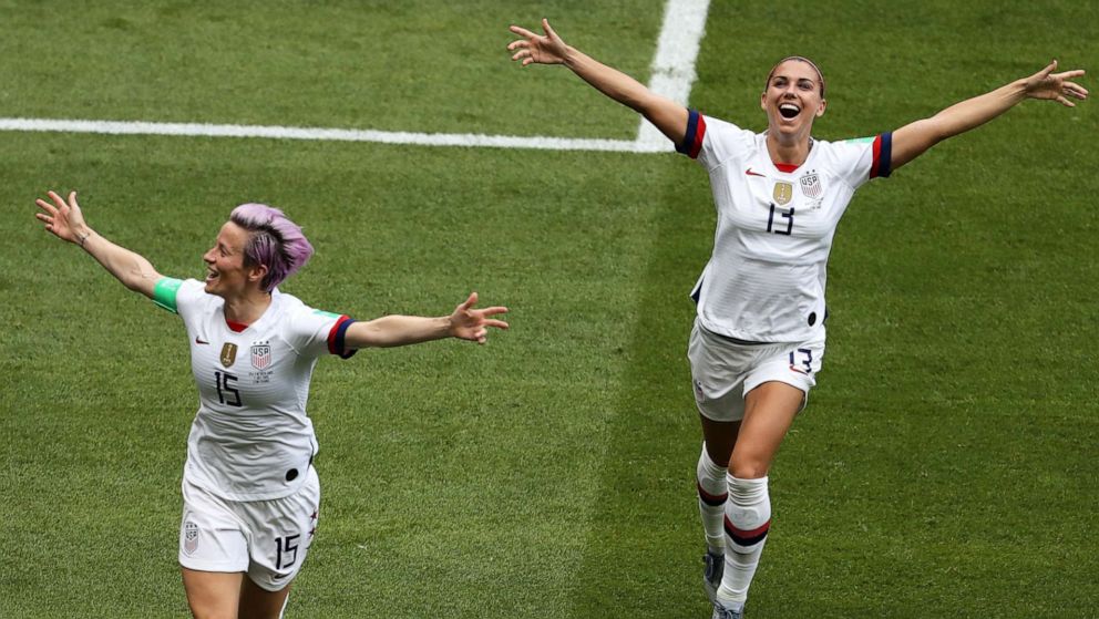 alex morgan and megan rapinoe 0010
