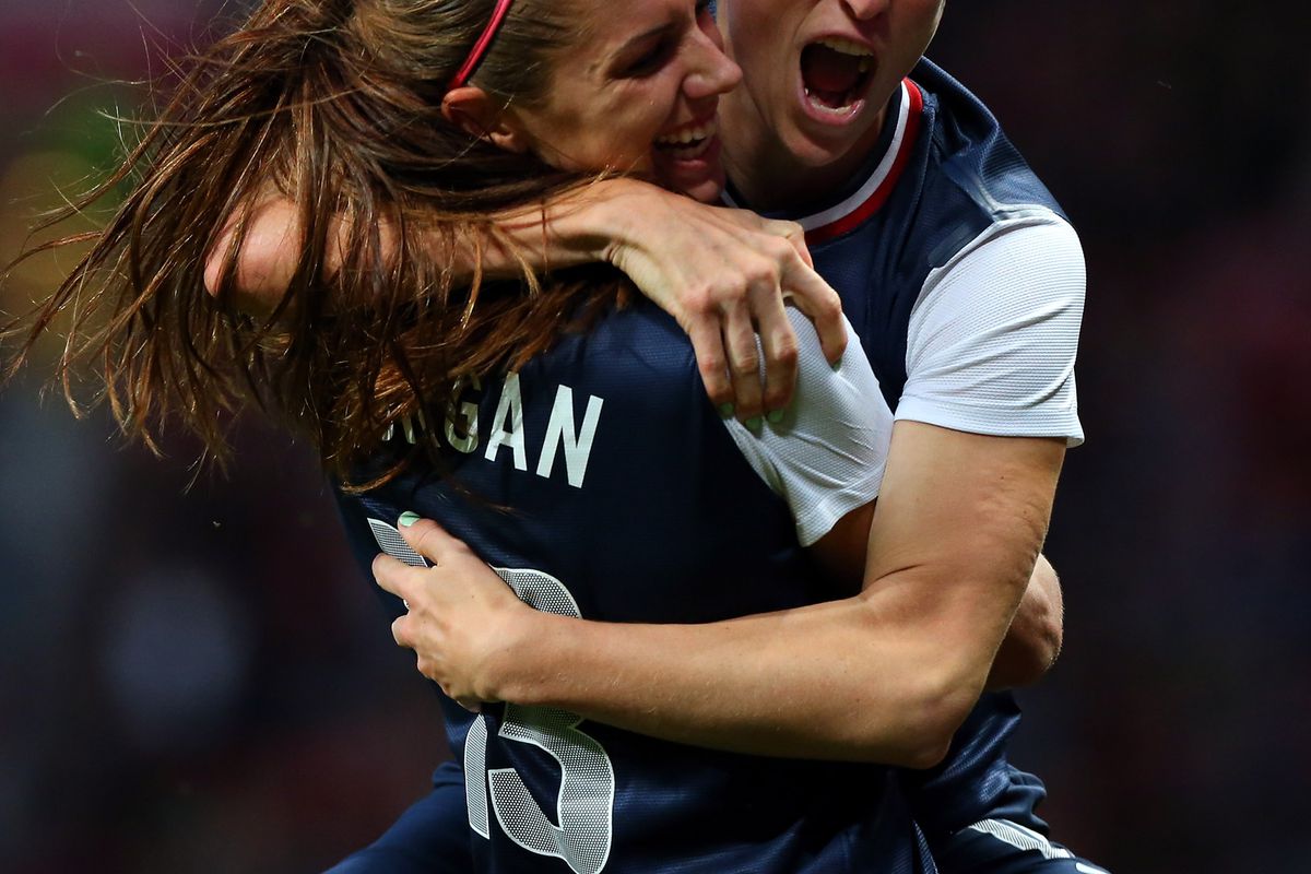 alex morgan and megan rapinoe 0011