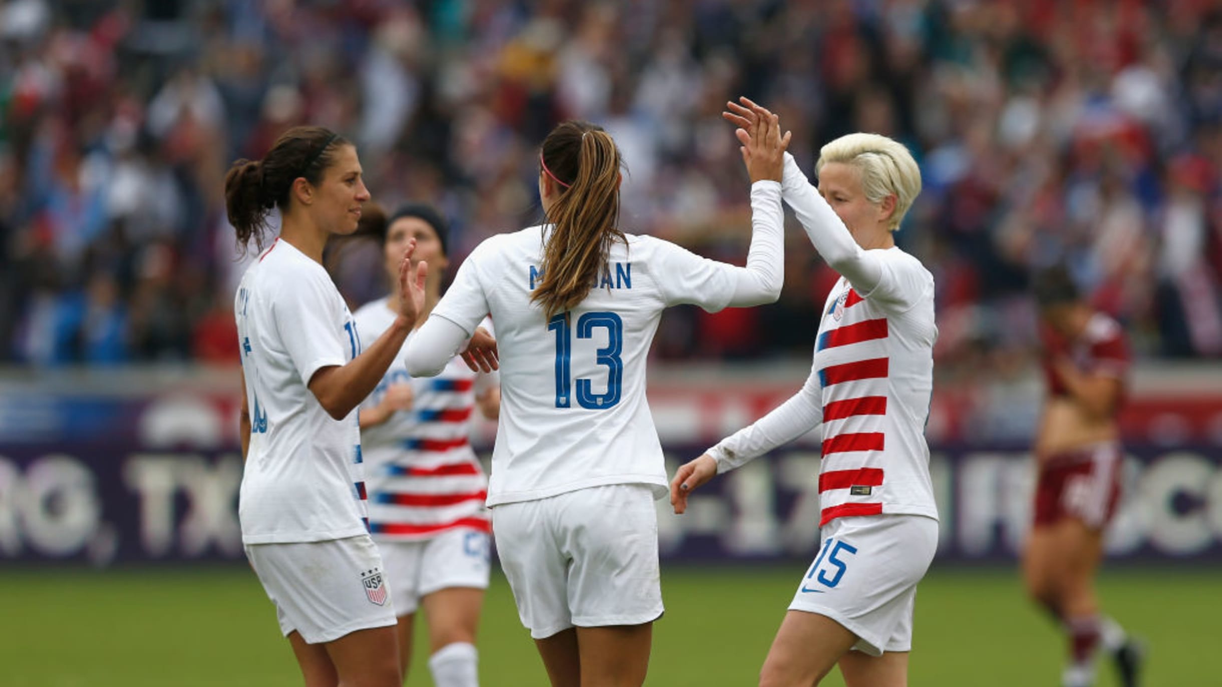 alex morgan and megan rapinoe 0021
