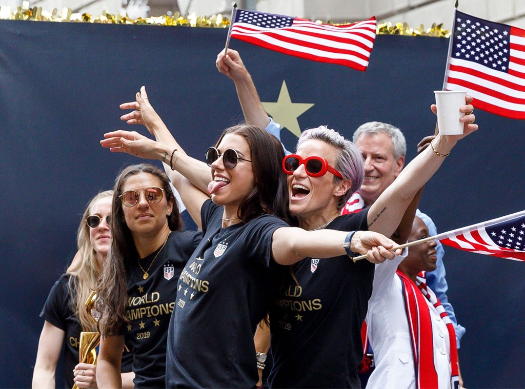 alex morgan and megan rapinoe 0024