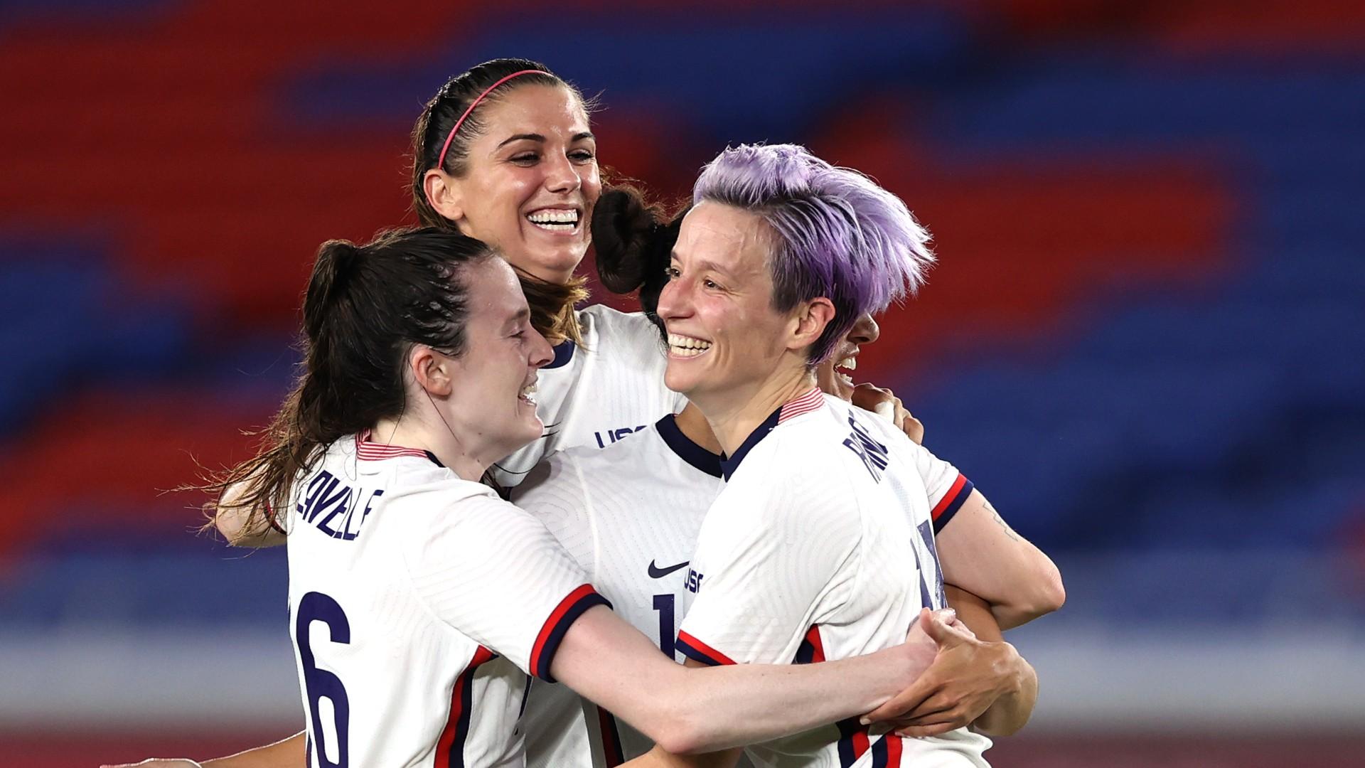 alex morgan and megan rapinoe 0025