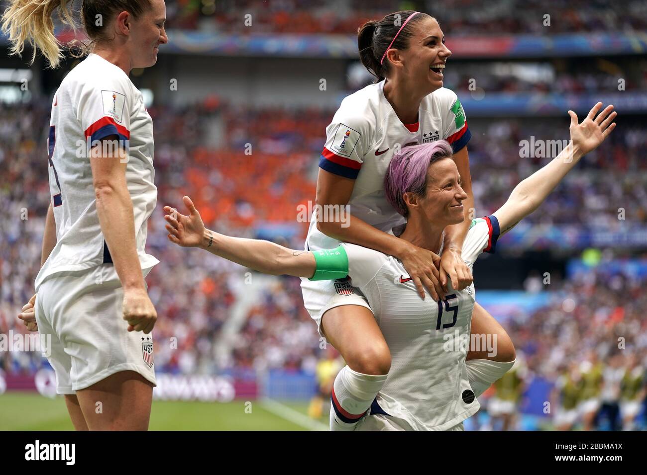 alex morgan and megan rapinoe 0027