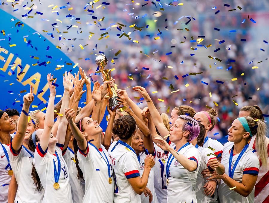alex morgan and megan rapinoe 0041