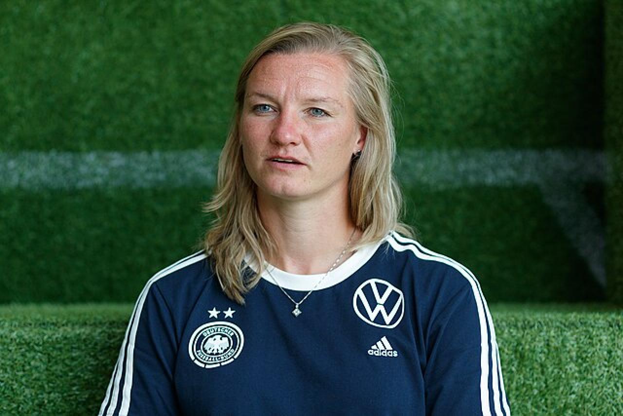 alexandra popp current teams 0022