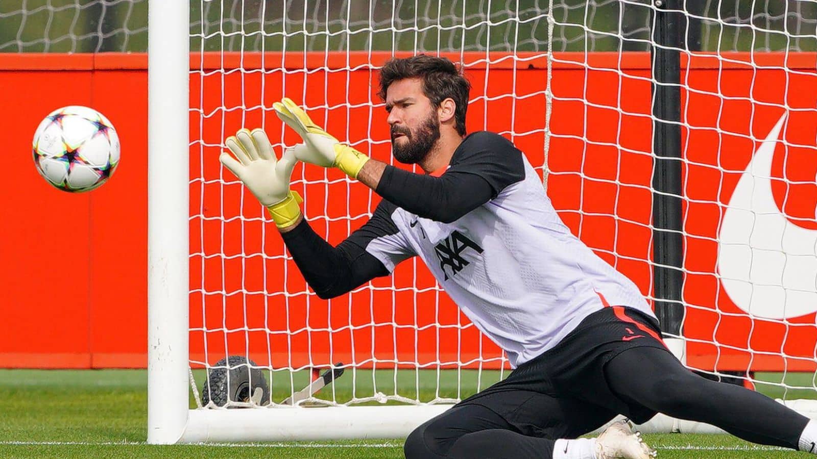 alisson becker 2022 0012