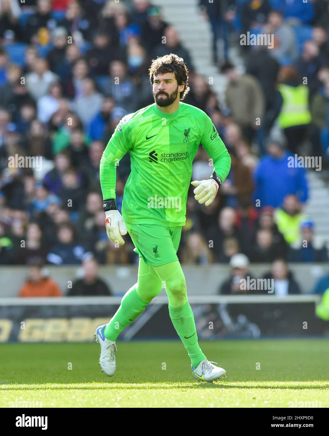 Alisson Becker saves