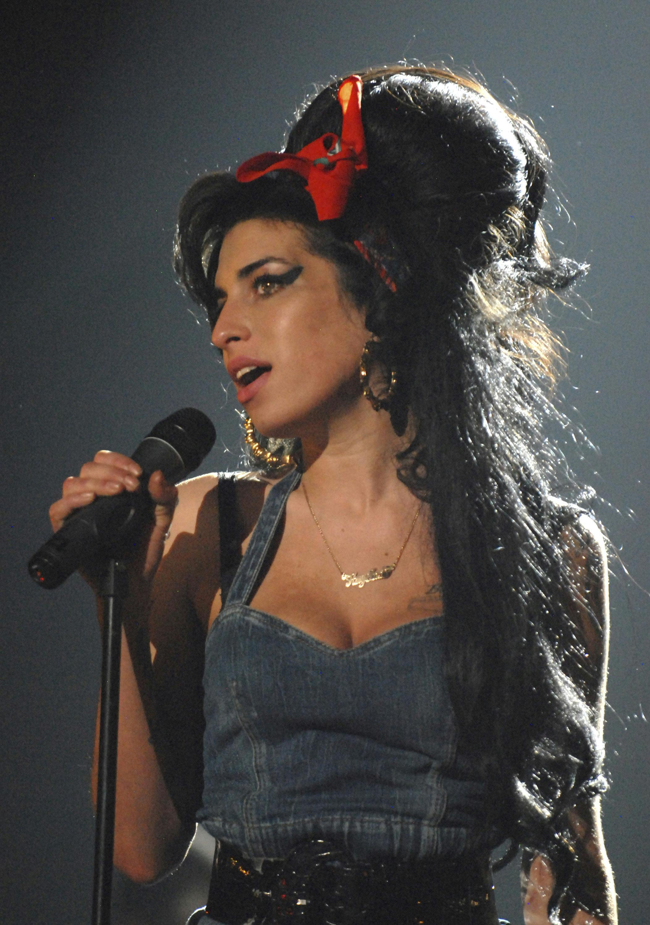 amy winehouse hair tutorial 0034