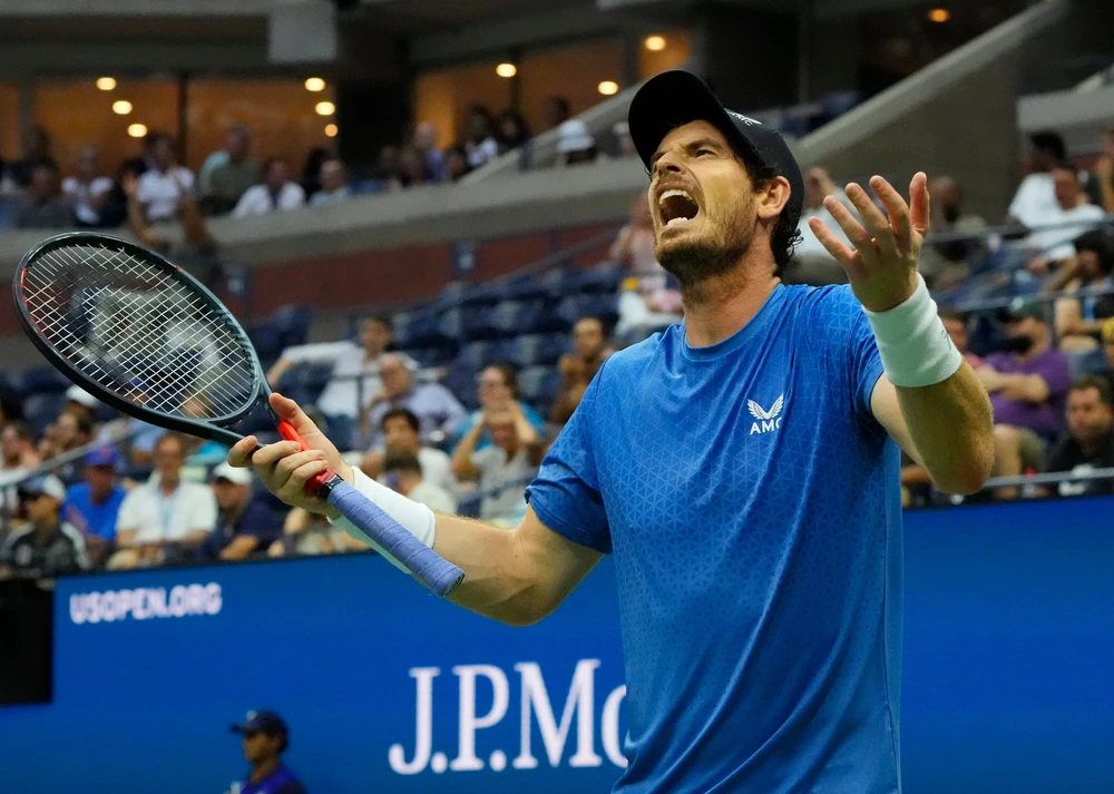 andy murray and tsitsipas 0024