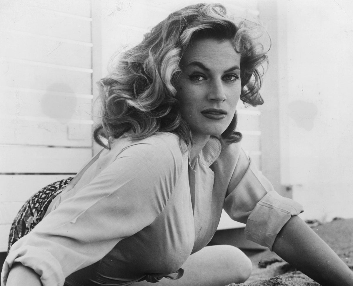 Anita Ekberg iconic scenes