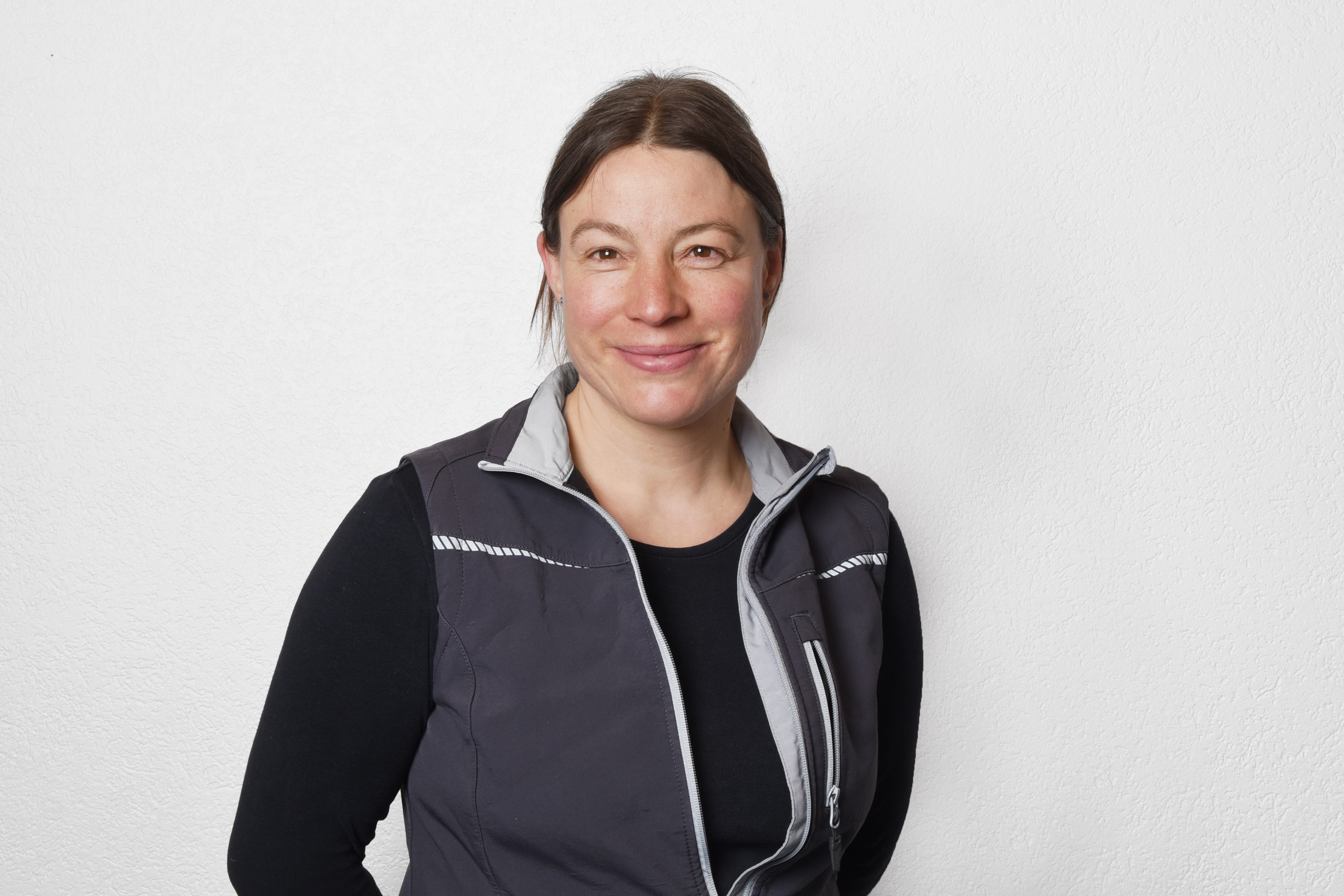 Anna Vetter interviews.