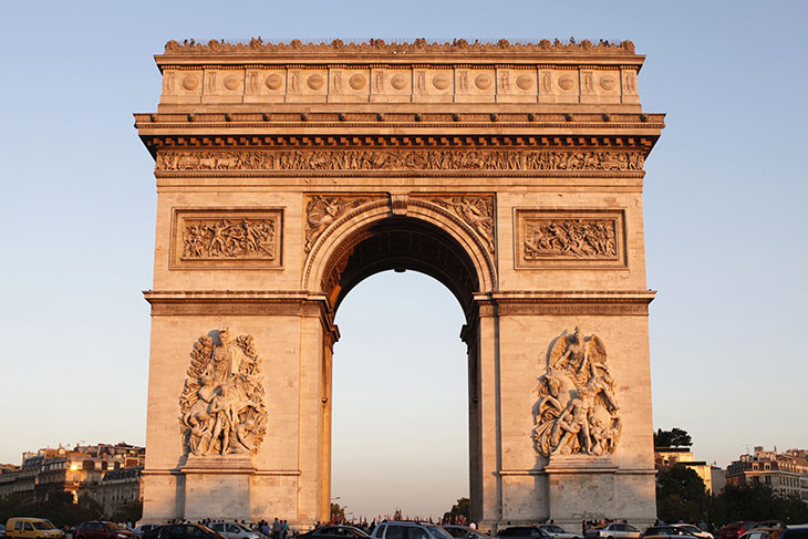 arc de triomphe night lights
