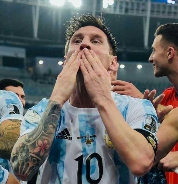 argentina messi celebration 0028