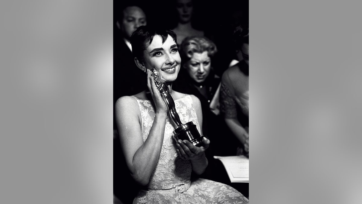 audrey hepburn julie andrews 0044