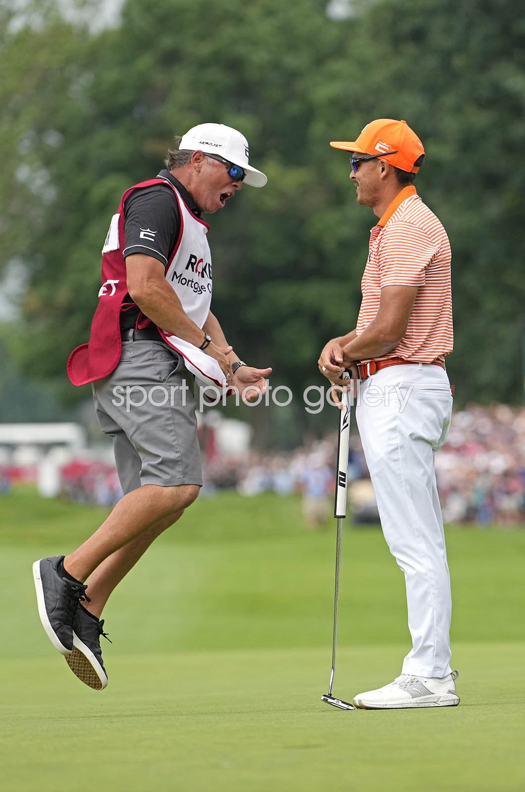 average caddie pay.