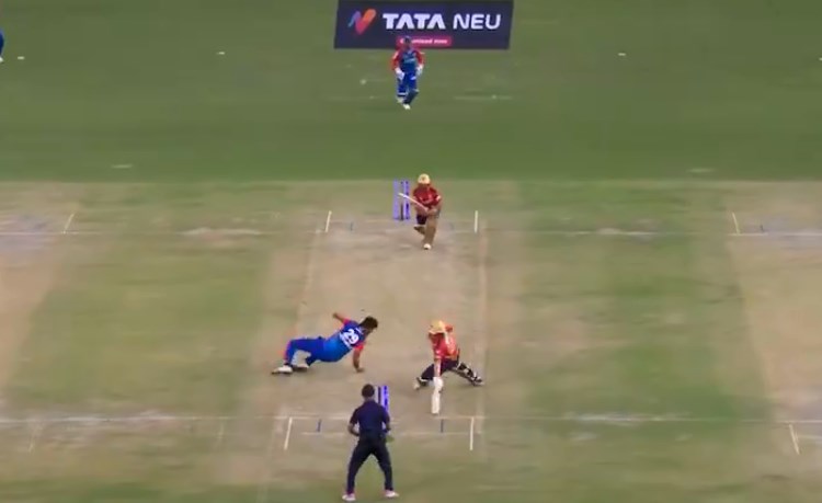 bairstow run out 0015