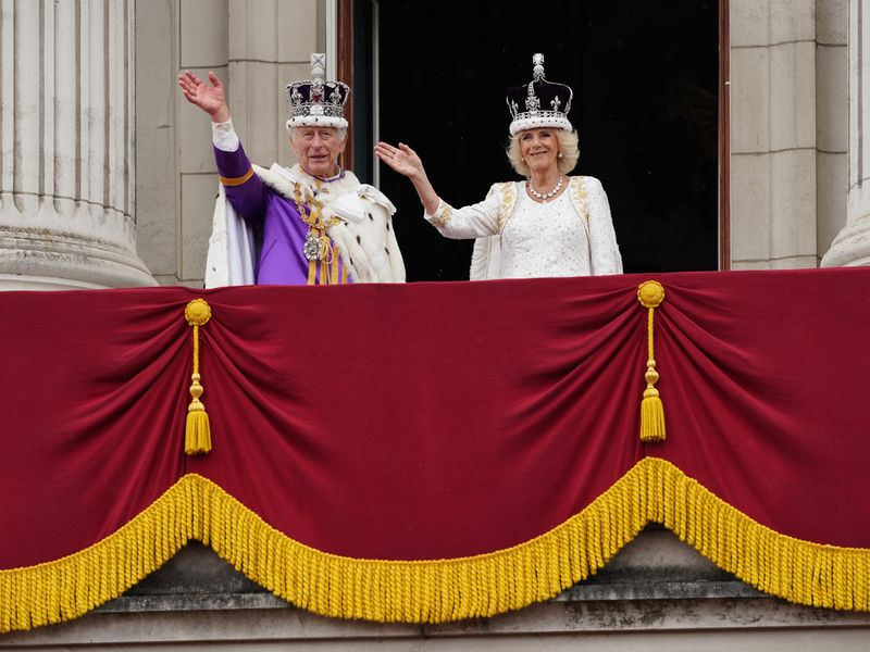 balcony coronation picture 0018