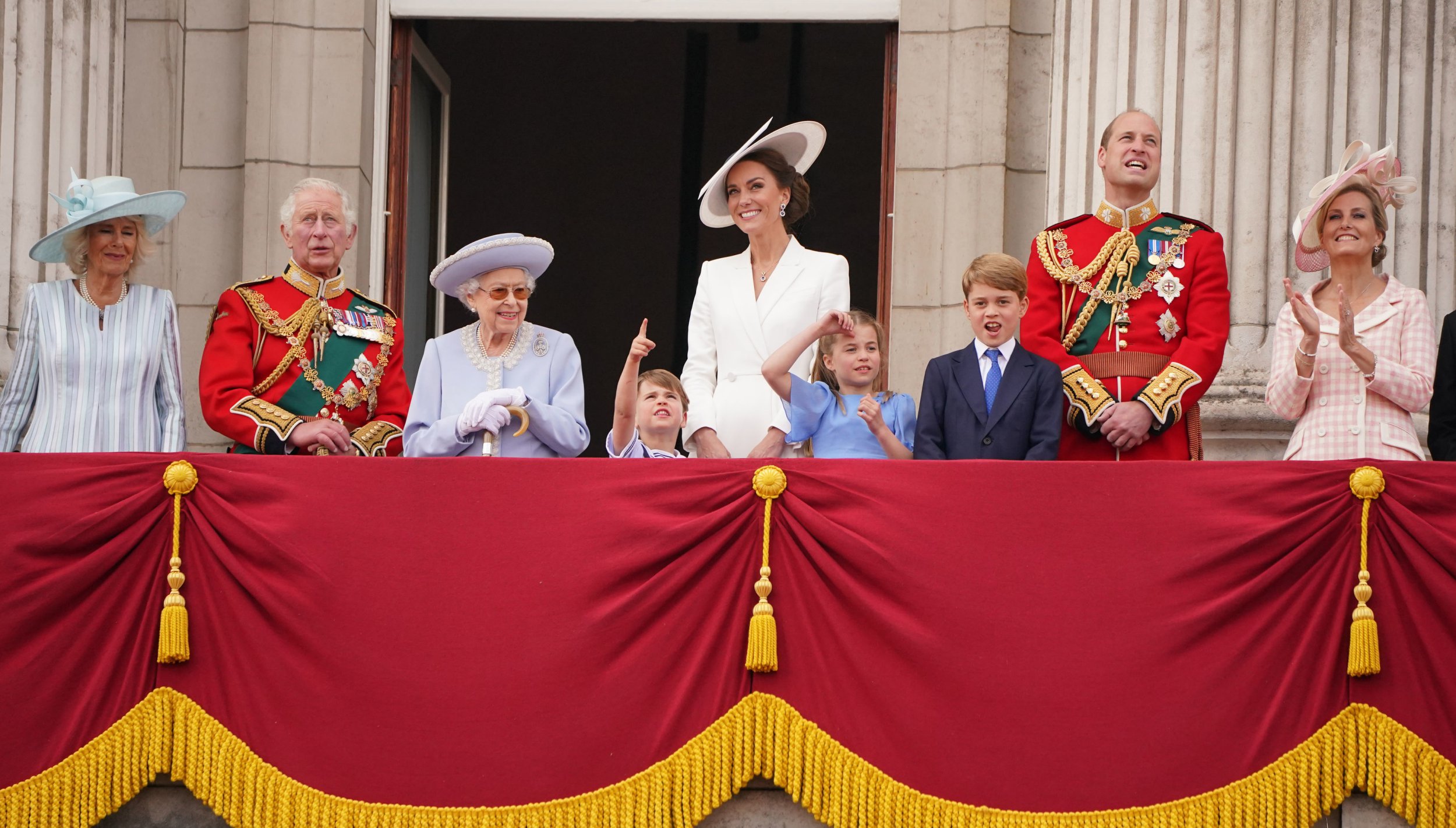 balcony coronation picture 0033