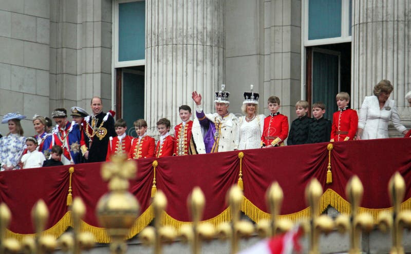 balcony coronation picture 0042