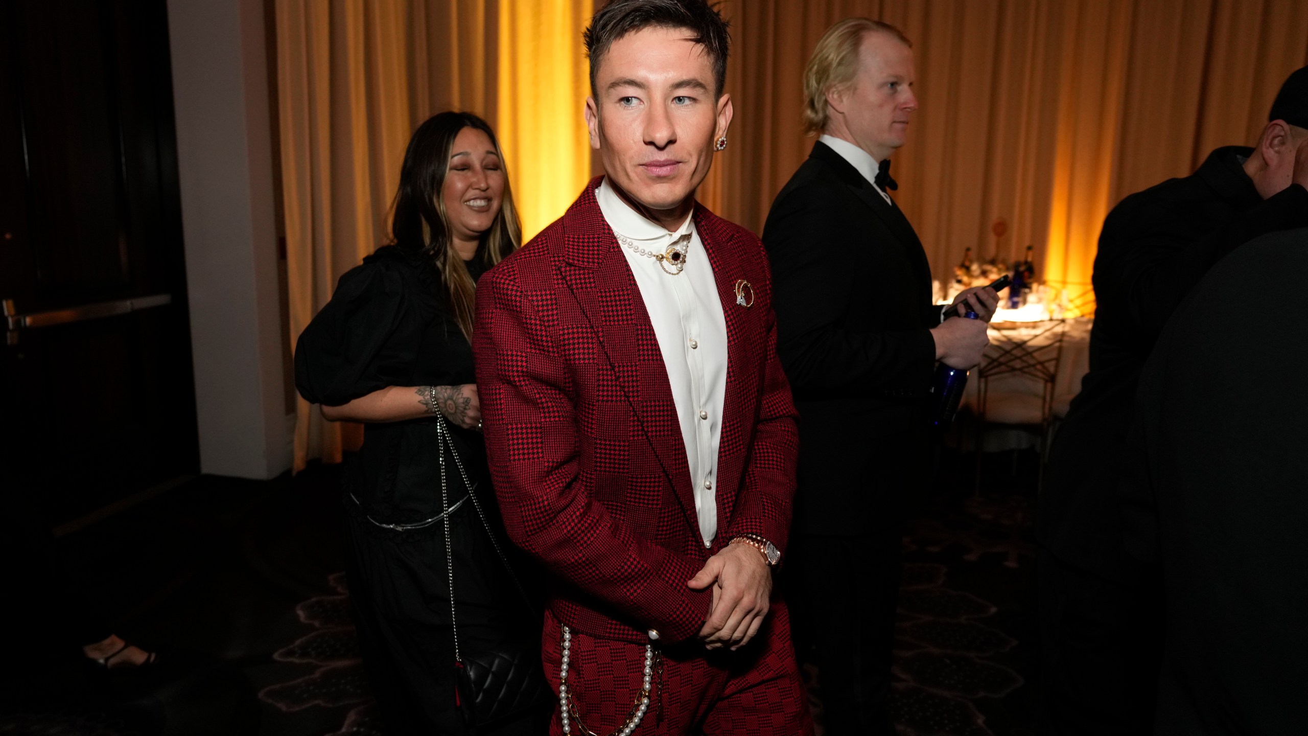 barry keoghan golden globe 0042