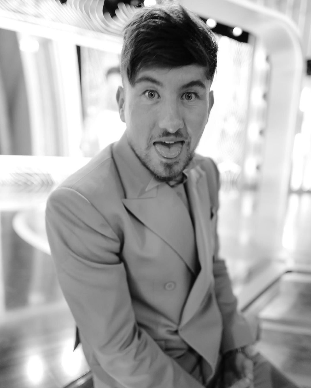 barry keoghan golden globe 0048