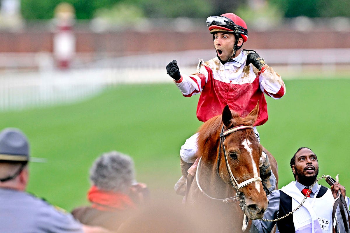 secretariat wins triple crown