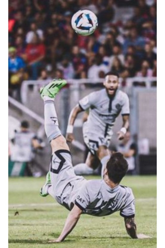 bicycle kick messi 0039