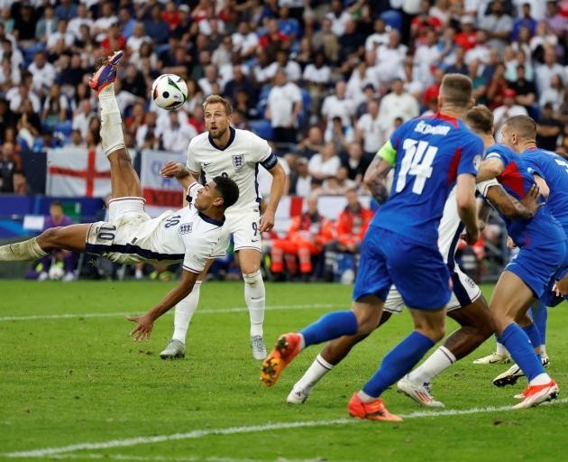 bicycle kick messi 0053