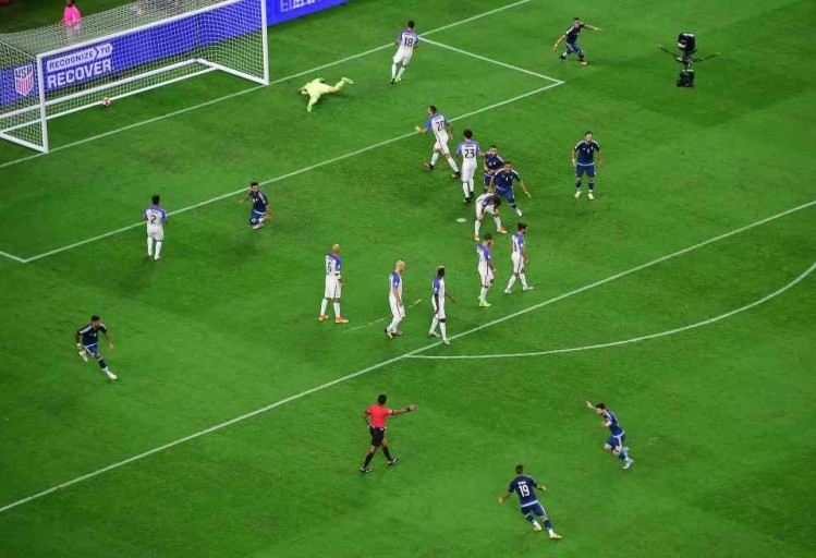 bicycle kick messi 0060