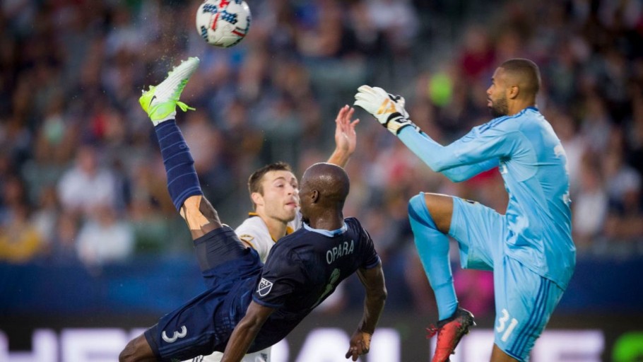 bicycle kick messi 0062