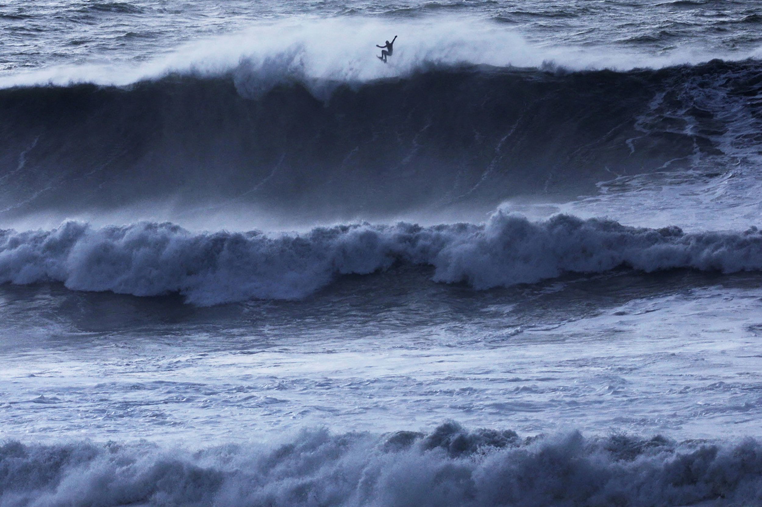 big wave surfing techniques