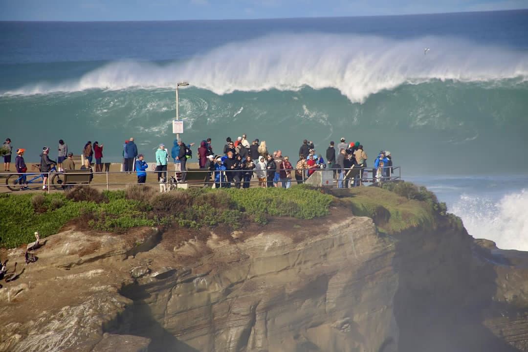 big waves in california 0020