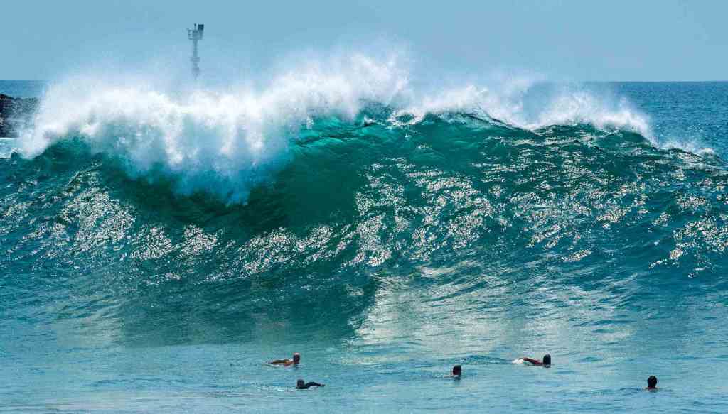 big waves in california 0021