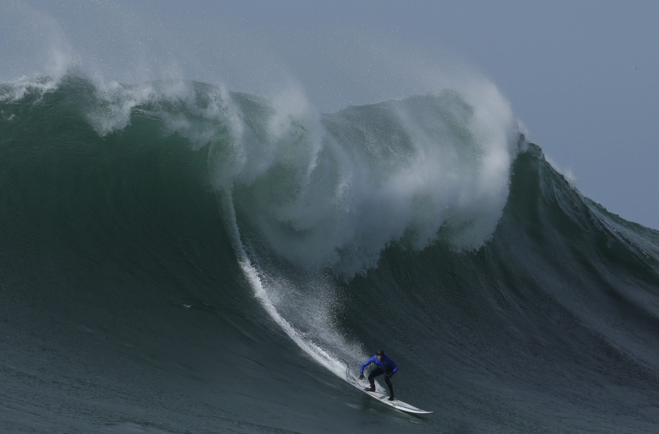 big waves in california 0024